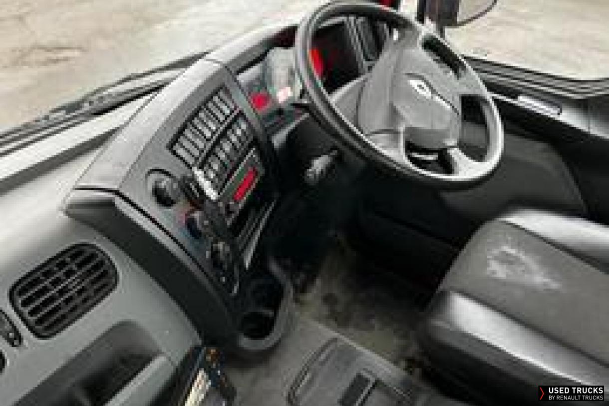 Renault Trucks D Wide 320