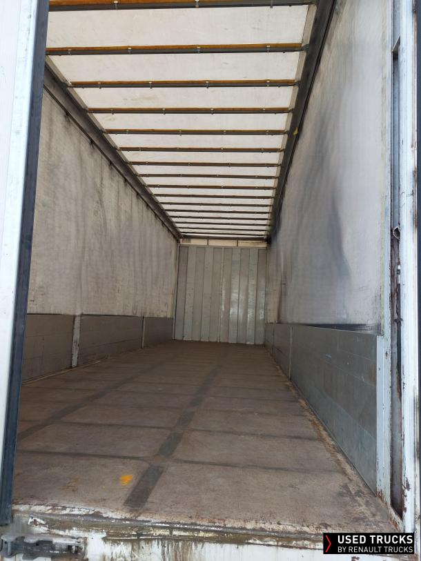 Renault Trucks D Wide 320
