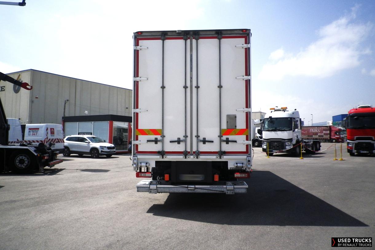 Renault Trucks D Wide 320