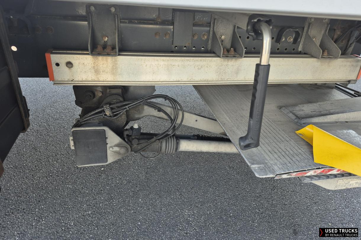 Renault Trucks D Wide 320