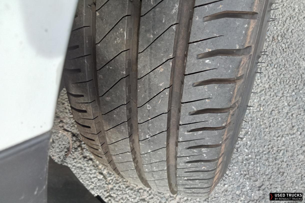 Renault Trucks Master 145