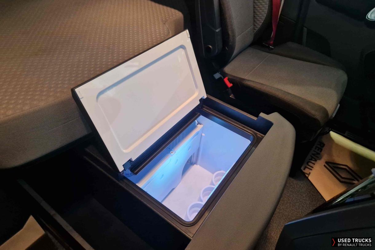 Renault Trucks T High 