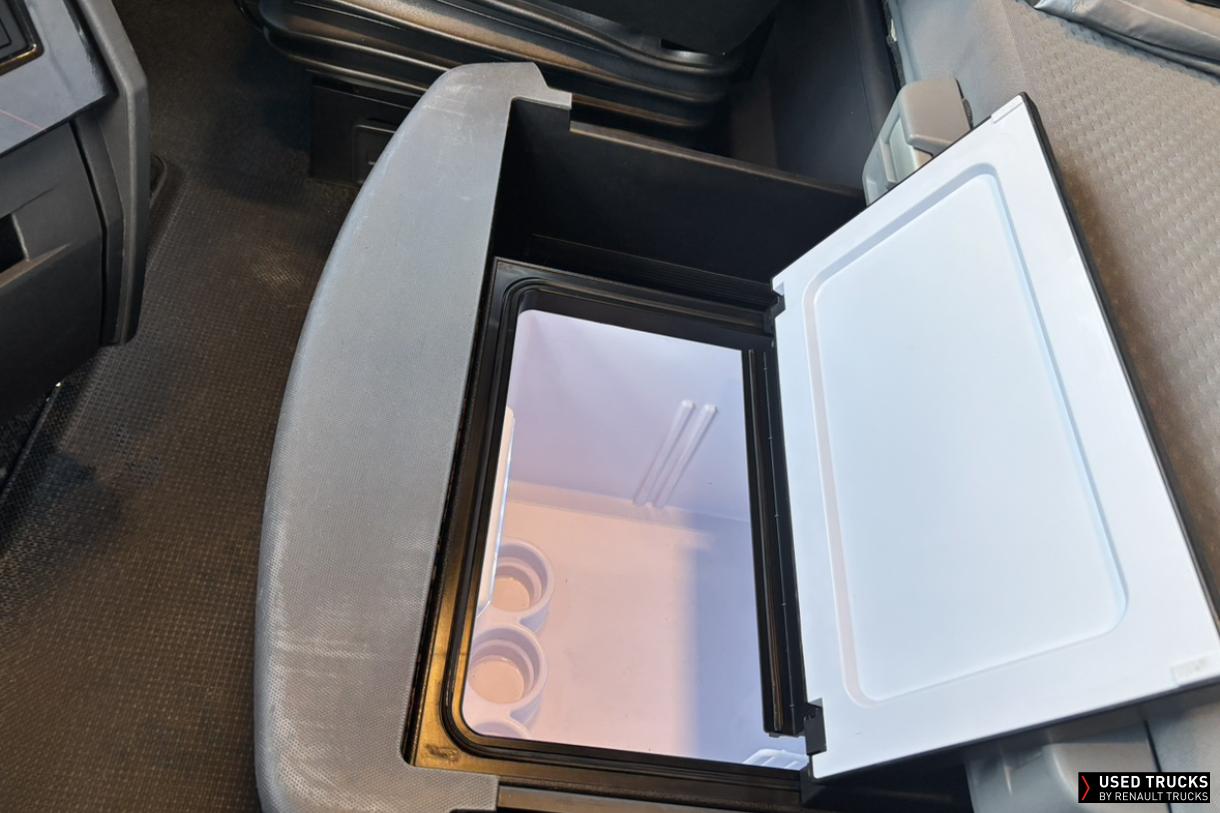 Renault Trucks T High 