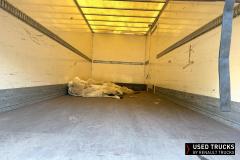 Renault Trucks D
                                          240